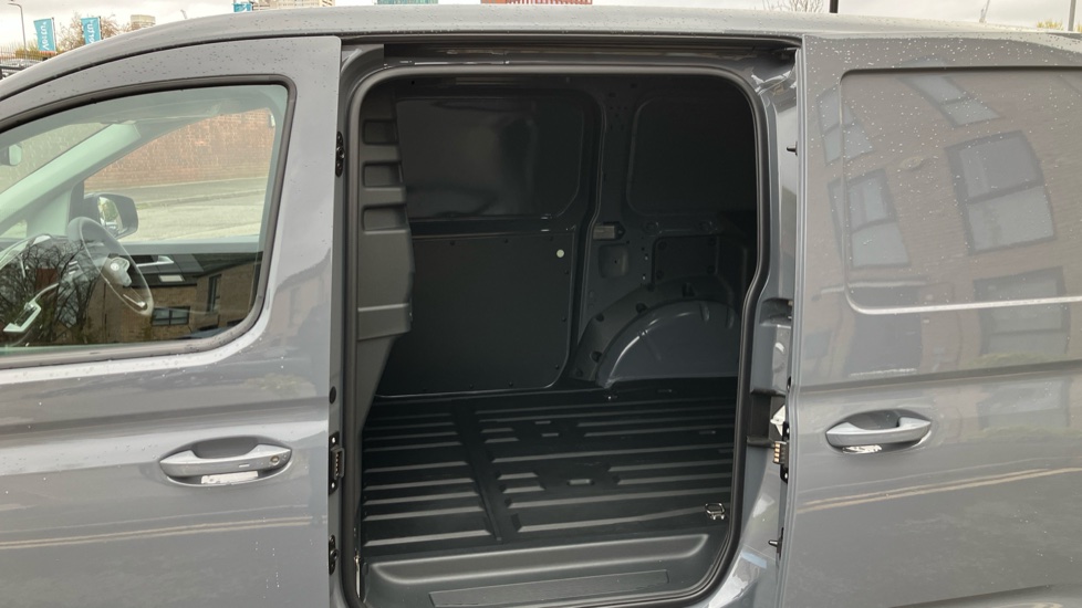 Ford Transit Connect 250 L2 Petrol 1.5 EcoBoost PHEV 150 Limited Van Auto - Image 26