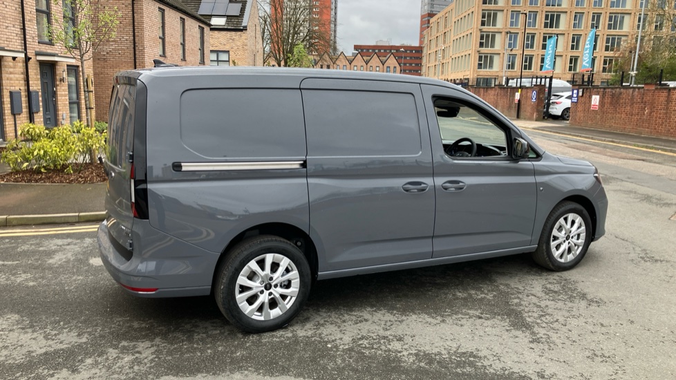 Ford Transit Connect 250 L2 Petrol 1.5 EcoBoost PHEV 150 Limited Van Auto - Image 31