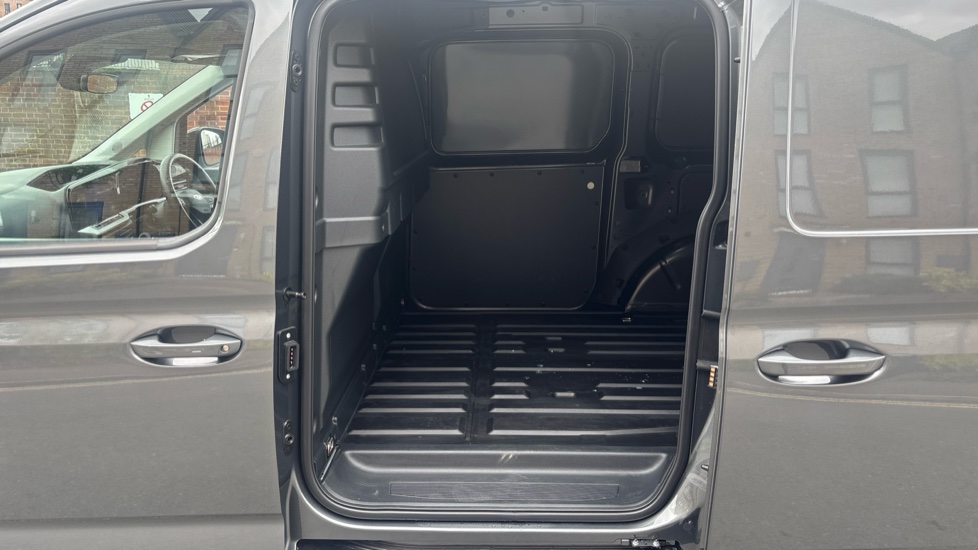 Ford Transit Connect 230 L2 Diesel 2.0 EcoBlue 102ps Limited Van - Image 5