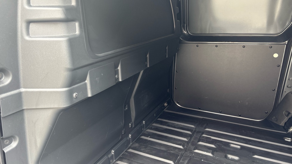 Ford Transit Connect 230 L2 Diesel 2.0 EcoBlue 102ps Limited Van - Image 18