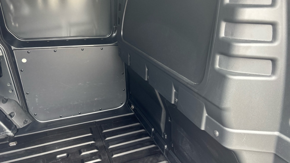 Ford Transit Connect 230 L2 Diesel 2.0 EcoBlue 102ps Limited Van - Image 30
