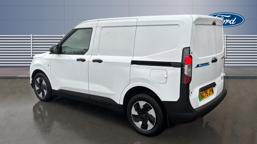 Ford Transit Courier E-Transit Courier 100kW 43kWh Trend Van Auto - Image 2