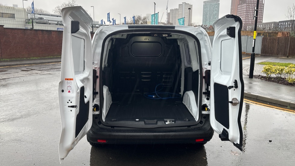 Ford Transit Courier E-Transit Courier 100kW 43kWh Trend Van Auto - Image 3