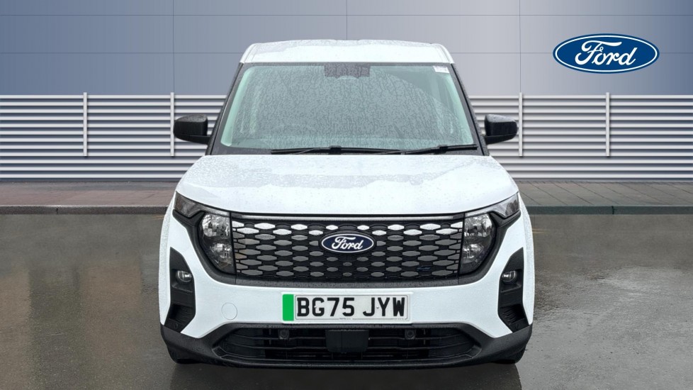 Ford Transit Courier E-Transit Courier 100kW 43kWh Trend Van Auto - Image 8