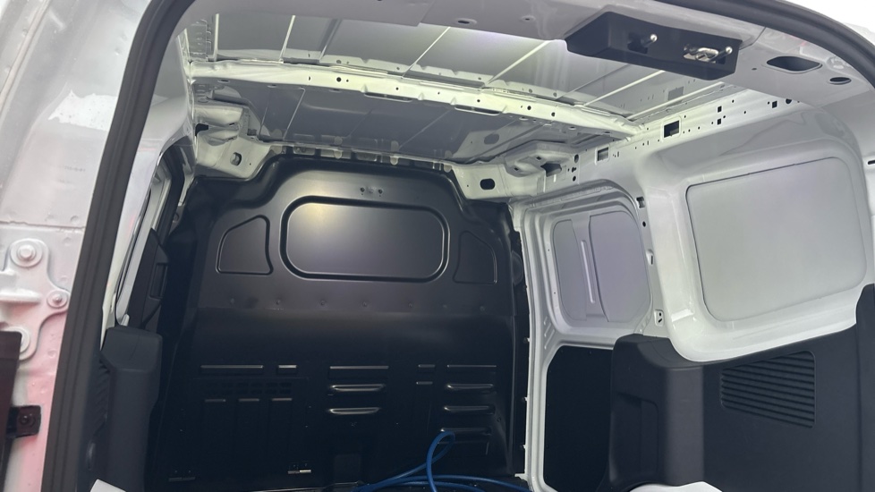 Ford Transit Courier E-Transit Courier 100kW 43kWh Trend Van Auto - Image 40