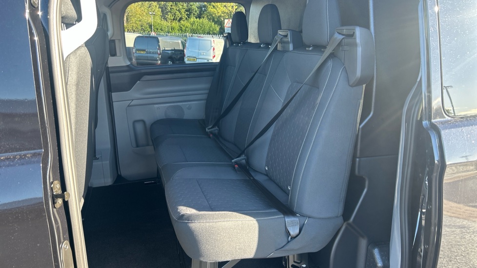 Ford Transit Custom 320 L1 Diesel Fwd 2.0 EcoBlue 150ps H1 Double Cab Van Limited - Image 5