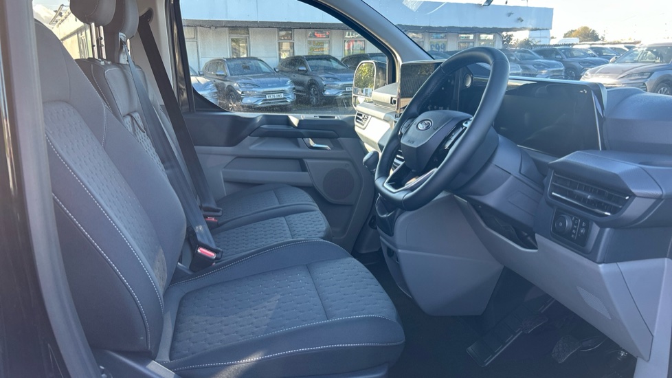 Ford Transit Custom 320 L1 Diesel Fwd 2.0 EcoBlue 150ps H1 Double Cab Van Limited - Image 6