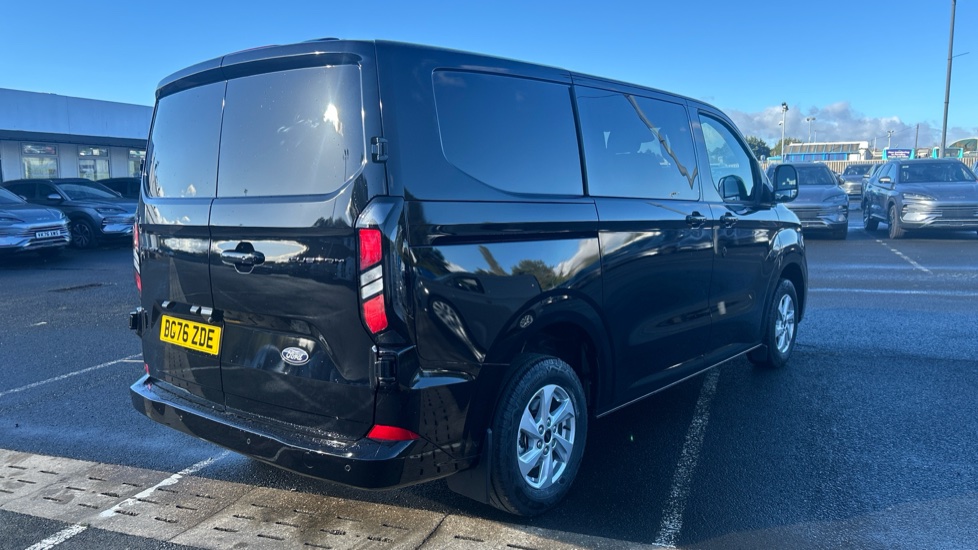 Ford Transit Custom 320 L1 Diesel Fwd 2.0 EcoBlue 150ps H1 Double Cab Van Limited - Image 10