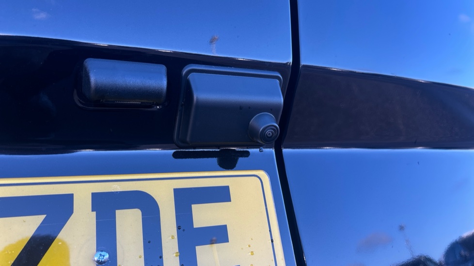 Ford Transit Custom 320 L1 Diesel Fwd 2.0 EcoBlue 150ps H1 Double Cab Van Limited - Image 30