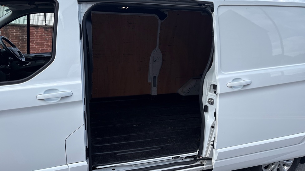 Ford Transit Custom 300 L2 Diesel Fwd 2.0 EcoBlue 130ps Low Roof Limited Van - Image 5