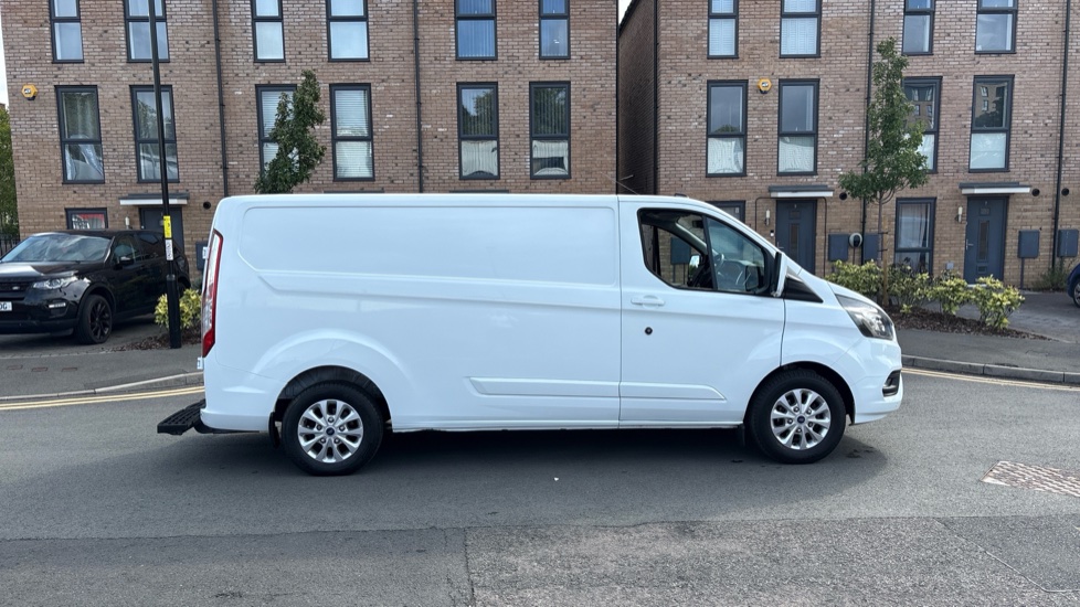 Ford Transit Custom 300 L2 Diesel Fwd 2.0 EcoBlue 130ps Low Roof Limited Van - Image 9