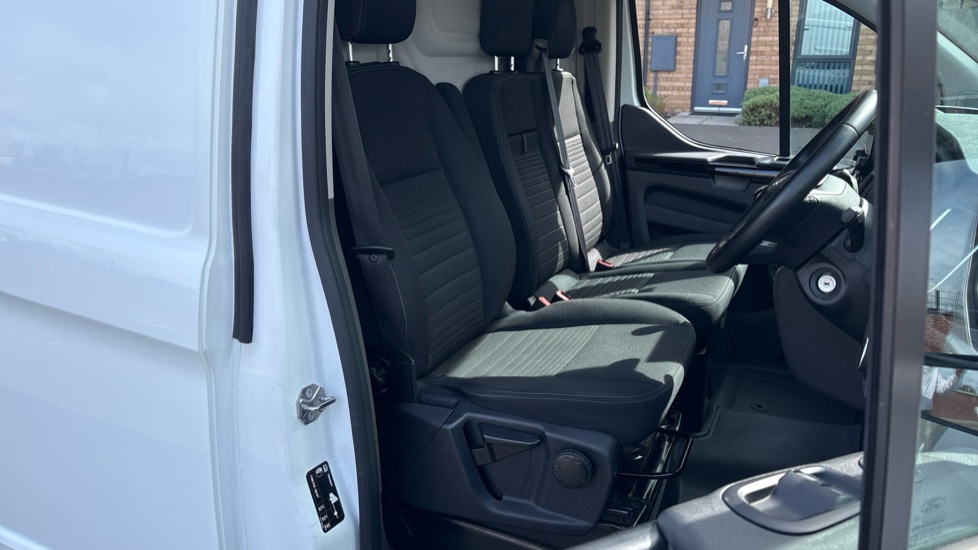Ford Transit Custom 300 L2 Diesel Fwd 2.0 EcoBlue 130ps Low Roof Limited Van - Image 29