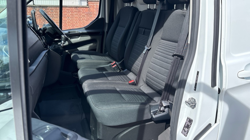 Ford Transit Custom 300 L2 Diesel Fwd 2.0 EcoBlue 130ps Low Roof Limited Van - Image 34