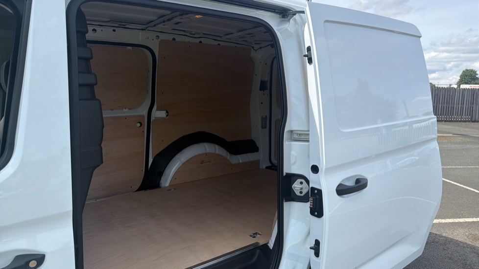 Ford Transit Connect 230 L2 Diesel 2.0 EcoBlue 102ps Trend Van - Image 5