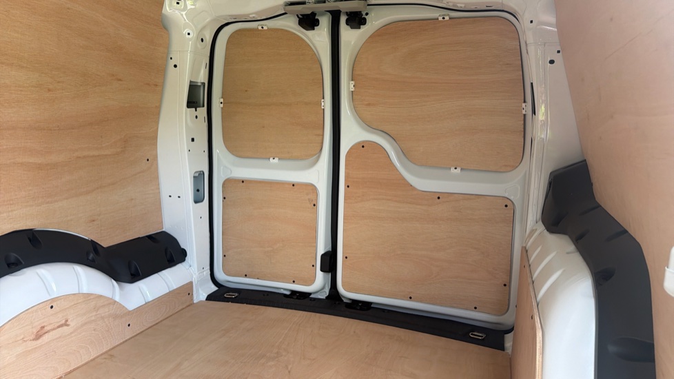 Ford Transit Connect 230 L2 Diesel 2.0 EcoBlue 102ps Trend Van - Image 14
