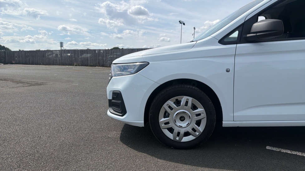 Ford Transit Connect 230 L2 Diesel 2.0 EcoBlue 102ps Trend Van - Image 17
