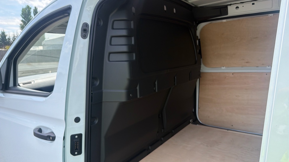Ford Transit Connect 230 L2 Diesel 2.0 EcoBlue 102ps Trend Van - Image 18