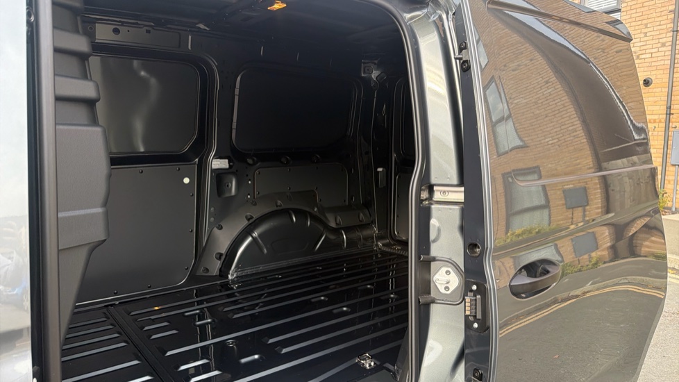 Ford Transit Connect 240 L2 Diesel 2.0 EcoBlue 122ps Trend Van Auto - Image 5