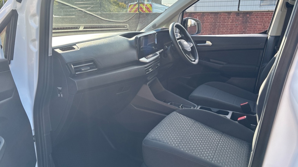 Ford Transit Connect 230 L1 Diesel 2.0 EcoBlue 122ps Limited Van Auto - Image 13