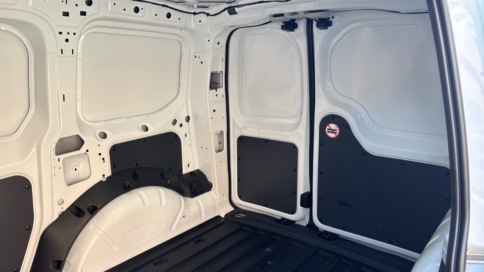 Ford Transit Connect 230 L1 Diesel 2.0 EcoBlue 122ps Limited Van Auto - Image 14