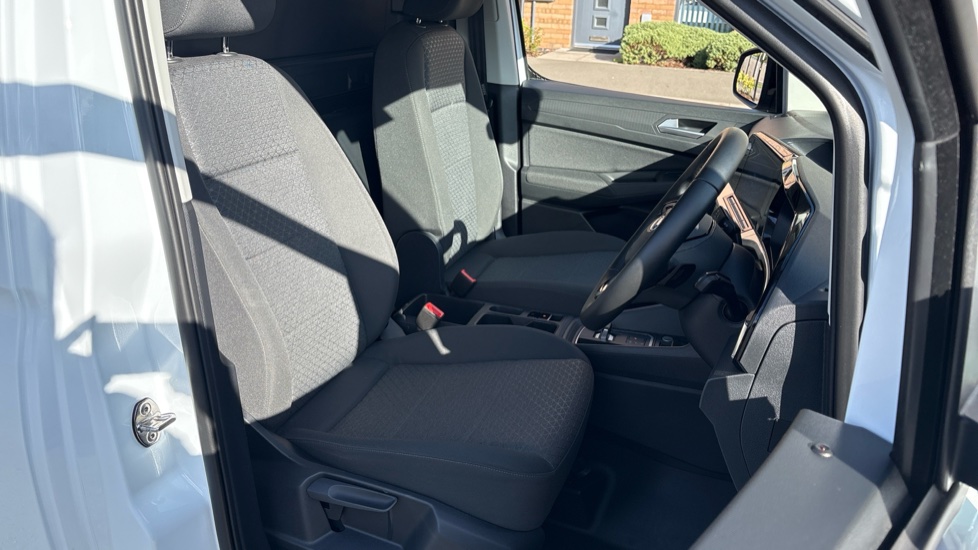 Ford Transit Connect 230 L1 Diesel 2.0 EcoBlue 122ps Limited Van Auto - Image 28