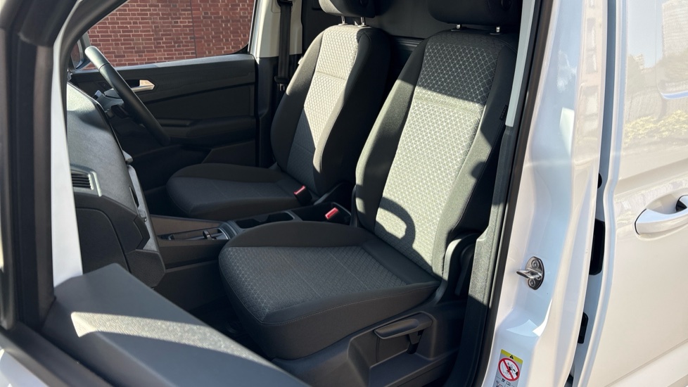 Ford Transit Connect 230 L1 Diesel 2.0 EcoBlue 122ps Limited Van Auto - Image 32