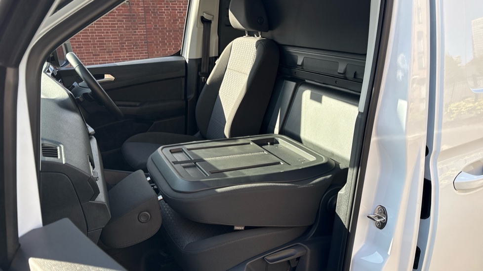 Ford Transit Connect 230 L1 Diesel 2.0 EcoBlue 122ps Limited Van Auto - Image 33
