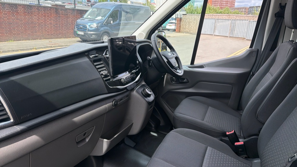 Ford Transit E-350 L3 Rwd 135kW 68kWh H2 Trend Van Auto - Image 13
