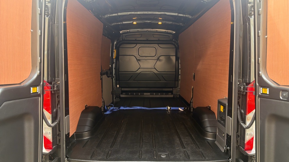 Ford Transit E-350 L3 Rwd 198kW 68kWh H2 Trend Van Auto [DAP] - Image 12