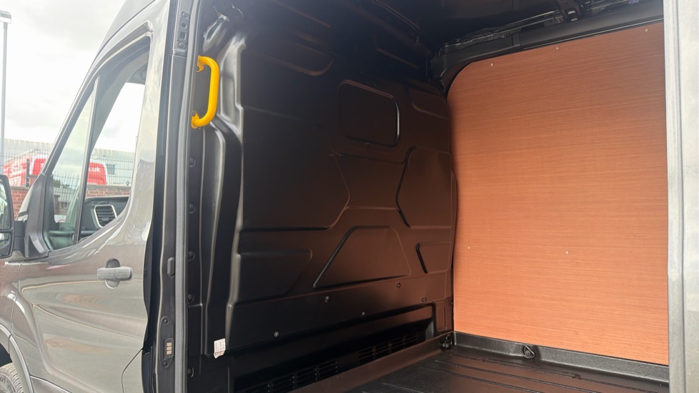 Ford Transit E-350 L3 Rwd 198kW 68kWh H2 Trend Van Auto [DAP] - Image 18