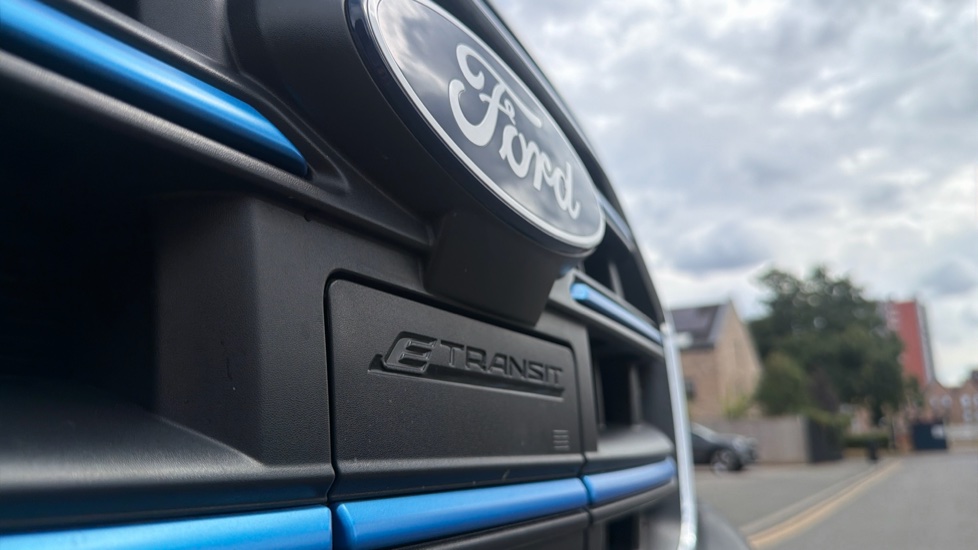 Ford Transit E-350 L3 Rwd 198kW 68kWh H2 Trend Van Auto [DAP] - Image 32
