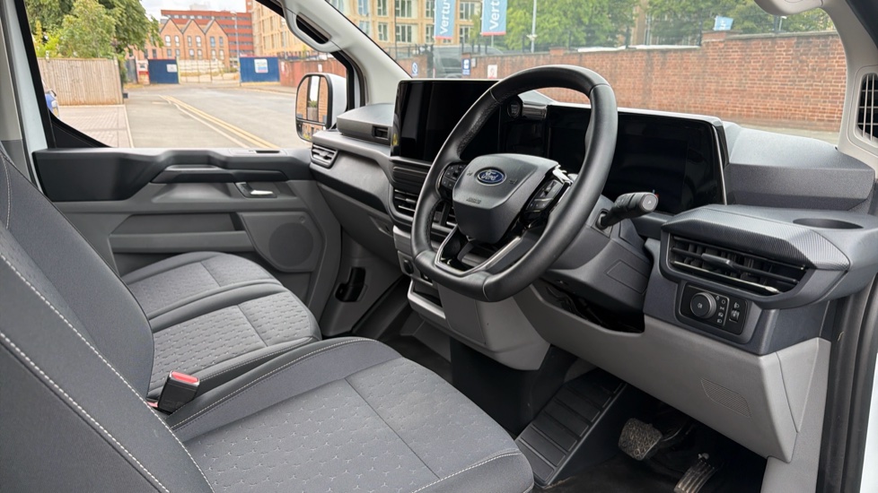 Ford Transit Custom 320 L1 Diesel Fwd 2.0 EcoBlue 136ps H1 Van Limited Auto - Image 6