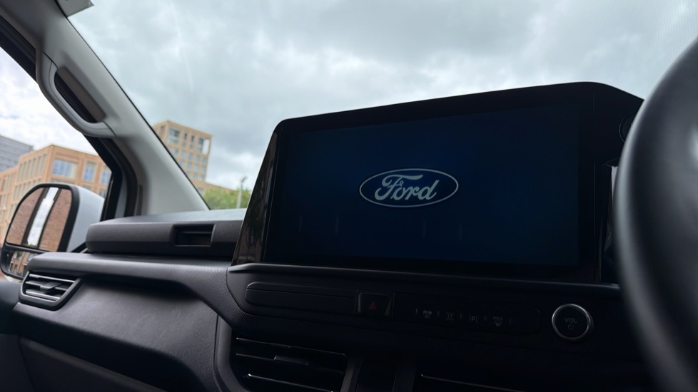 Ford Transit Custom 320 L1 Diesel Fwd 2.0 EcoBlue 136ps H1 Van Limited Auto - Image 15