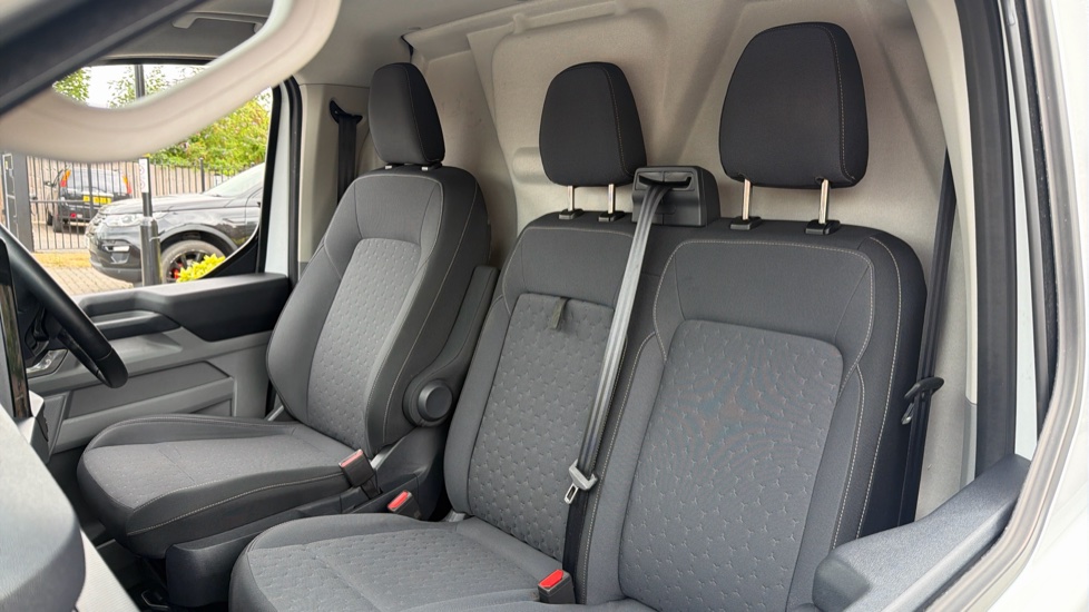 Ford Transit Custom 320 L1 Diesel Fwd 2.0 EcoBlue 136ps H1 Van Limited Auto - Image 32
