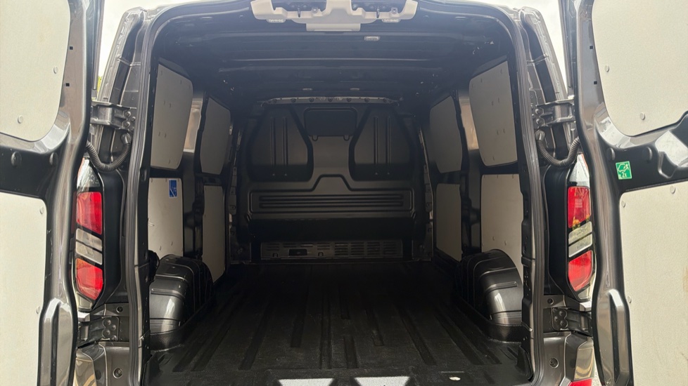 Ford Transit Custom 320 L1 Diesel Fwd 2.0 EcoBlue 136ps H1 Van Limited Auto - Image 12