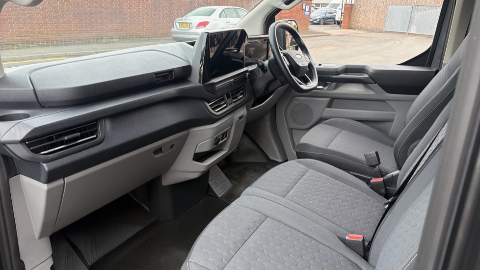 Ford Transit Custom 320 L1 Diesel Fwd 2.0 EcoBlue 136ps H1 Van Limited Auto - Image 13