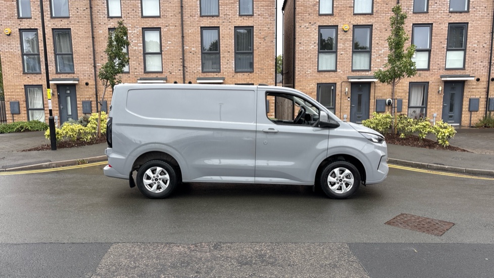 Ford Transit Custom 320 L1 Diesel Fwd 2.0 EcoBlue 136ps H1 Van Limited Auto - Image 9
