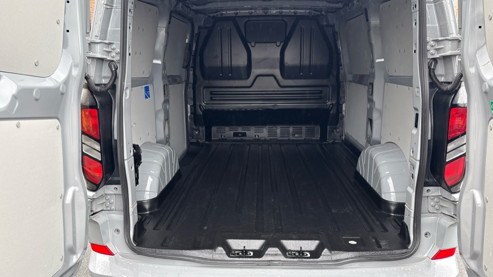 Ford Transit Custom 320 L1 Diesel Fwd 2.0 EcoBlue 136ps H1 Van Limited Auto - Image 12