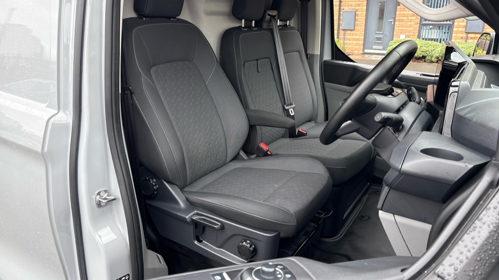 Ford Transit Custom 320 L1 Diesel Fwd 2.0 EcoBlue 136ps H1 Van Limited Auto - Image 28