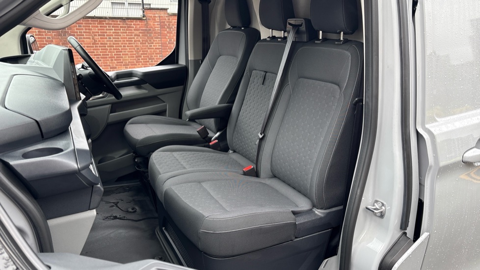 Ford Transit Custom 320 L1 Diesel Fwd 2.0 EcoBlue 136ps H1 Van Limited Auto - Image 33