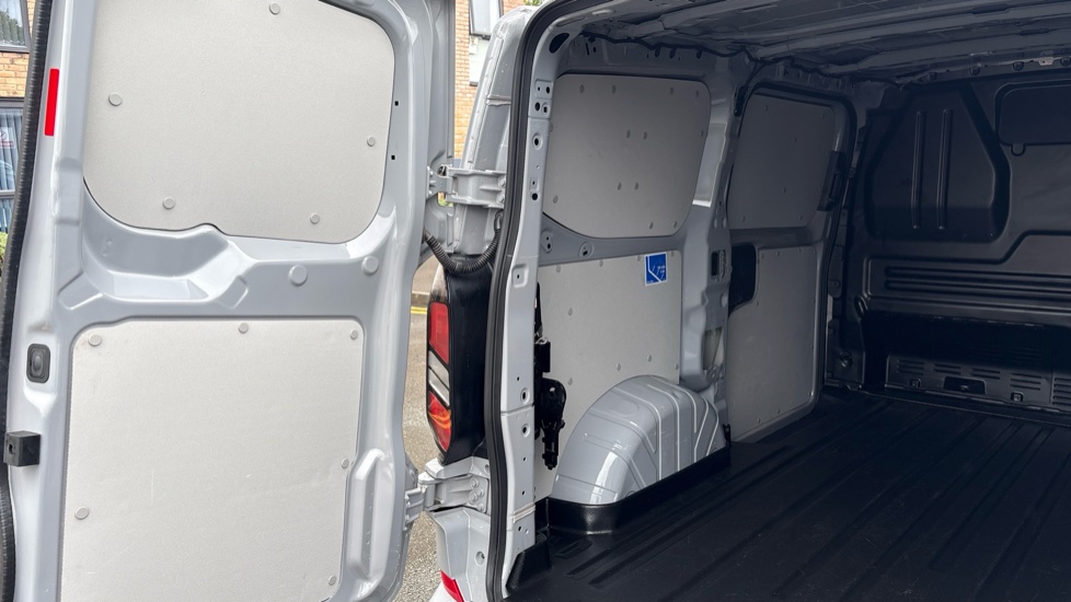 Ford Transit Custom 320 L1 Diesel Fwd 2.0 EcoBlue 136ps H1 Van Limited Auto - Image 39