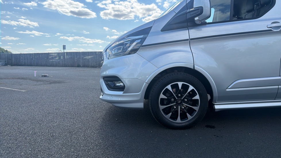 Ford Transit Custom 320 L2 Diesel Fwd 2.0 EcoBlue 185ps Low Roof Sport Van Auto - Image 17