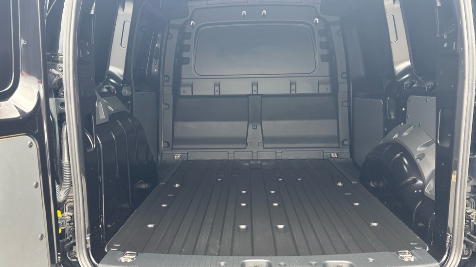 Ford Transit Connect 230 L1 Diesel 2.0 EcoBlue 122ps Limited Van Auto - Image 12