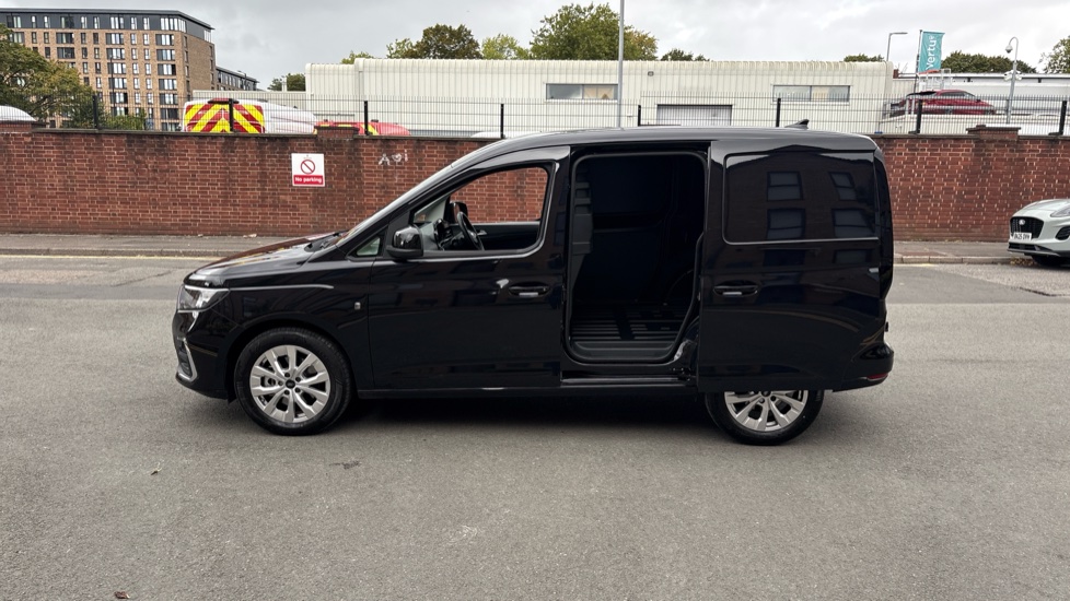 Ford Transit Connect 230 L1 Diesel 2.0 EcoBlue 122ps Limited Van Auto - Image 34