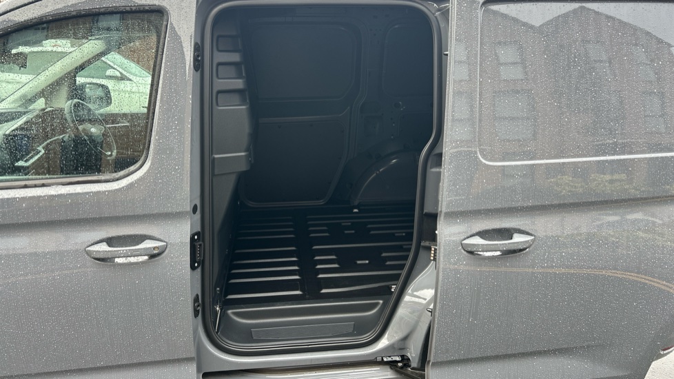 Ford Transit Connect 230 L1 Diesel 2.0 EcoBlue 122ps Limited Van Auto - Image 5