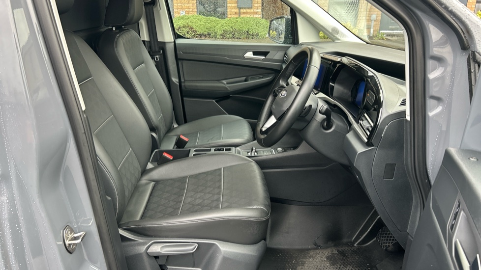 Ford Transit Connect 230 L1 Diesel 2.0 EcoBlue 122ps Limited Van Auto - Image 6