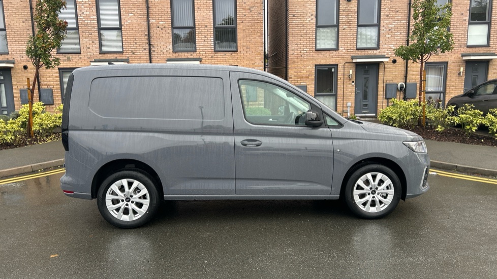Ford Transit Connect 230 L1 Diesel 2.0 EcoBlue 122ps Limited Van Auto - Image 9