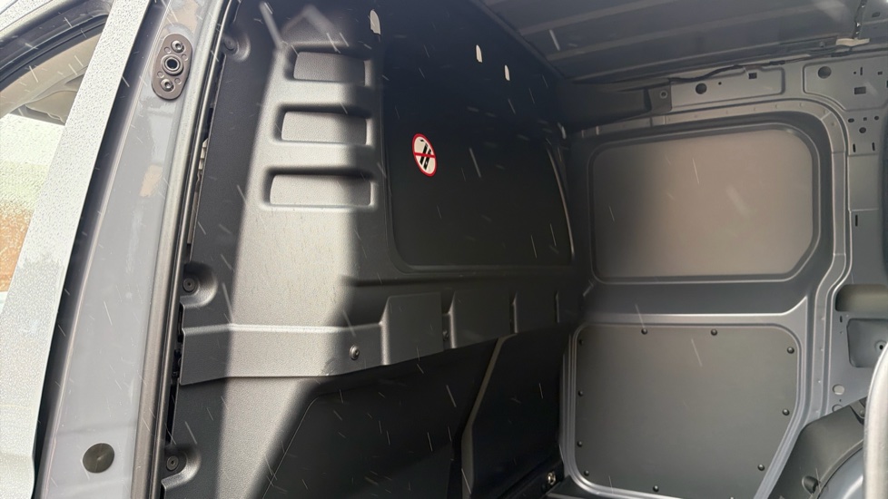 Ford Transit Connect 230 L1 Diesel 2.0 EcoBlue 122ps Limited Van Auto - Image 18