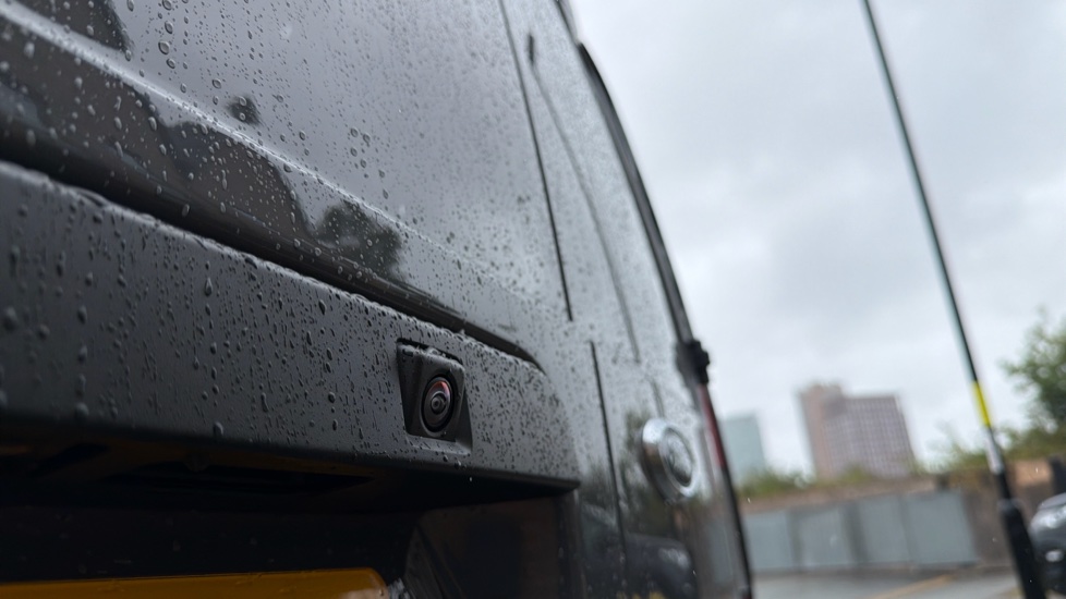 Ford Transit Connect 230 L1 Diesel 2.0 EcoBlue 122ps Limited Van Auto - Image 32