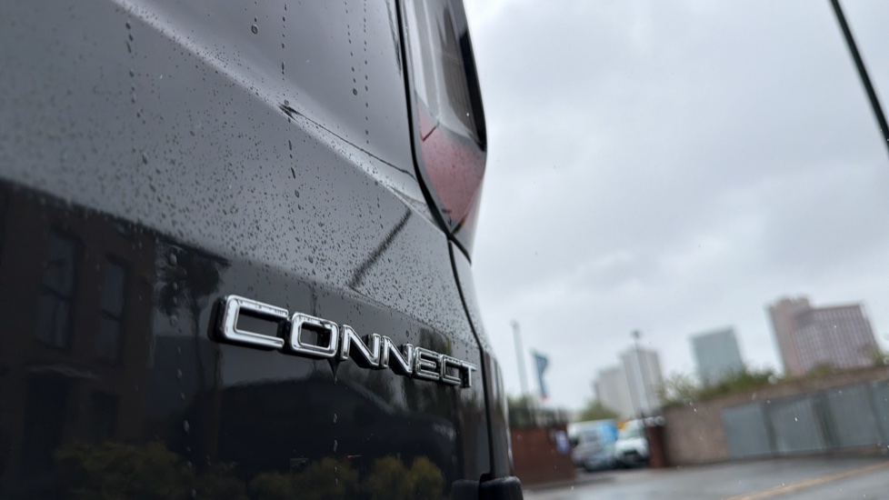 Ford Transit Connect 230 L1 Diesel 2.0 EcoBlue 122ps Limited Van Auto - Image 34